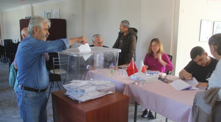 Ezine CHP’de ön seçim heyecanı