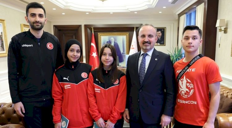 Turan’dan Beyza Akkaya’ya tebrik