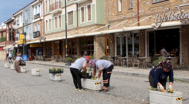 Gökçeada Trafiği İçin Saksılı Çözüm