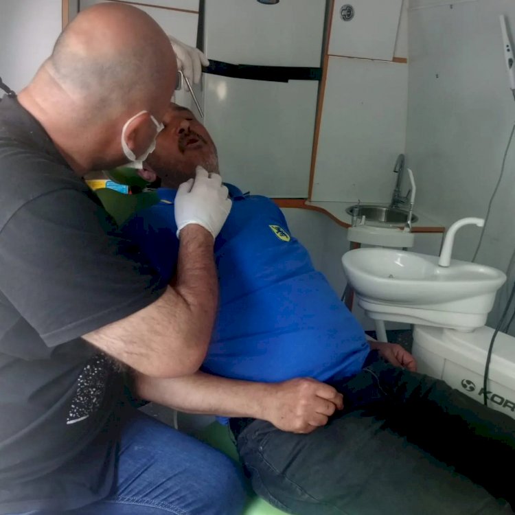 Köylerde Ağız Tarama Aracı Vatandaşlara Hizmet Veriyor