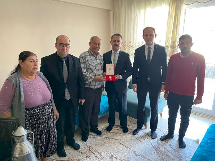 Kıbrıs Gazisine Madalya ve Beratı tevcih edildi